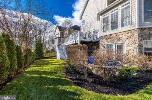 43331 Riverpoint Dr, Leesburg VA 20176-1296 exterior