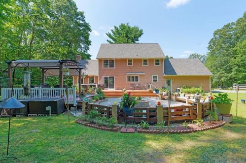 57 Harvest Woods Ln, Higganum, CT 06441-4462