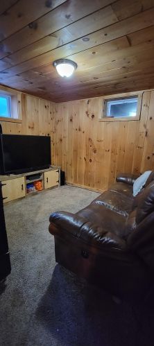 9 Hemlock St, Hillsboro NH  03244-5027 exterior
