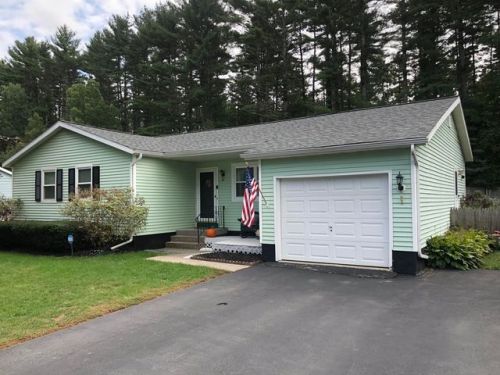 45 Zenas Dr, Glens Falls, NY 12804-1929