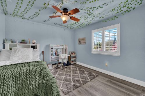 585 Topeka Ln, Vacaville CA 95687-4353 exterior