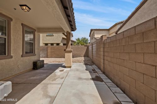 3272 Meadowview Dr, Gilbert AZ 85298-4001 exterior