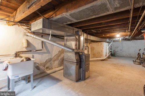 1815 Dudley St, Philadelphia PA 19145-2923 exterior