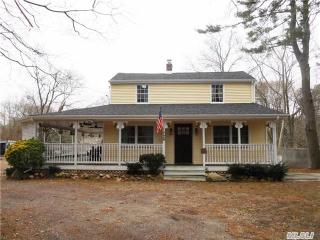726 Terry Rd, Hauppauge, NY 11788-3449