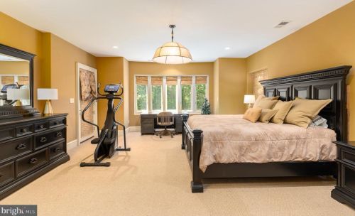 608 Kentland Dr, Great Falls VA  22066-1030 exterior