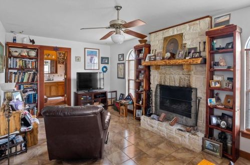 2195 Old Stagecoach Rd, Uhland TX  78640-5671 exterior