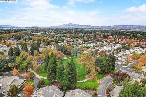 1547 Trimingham Dr, Pleasanton CA  94566-8407 exterior