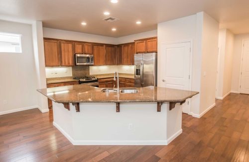 9950 Kennet Way, Elk Grove CA  95757-5118 exterior