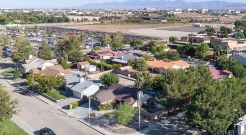 1528 Avenue, Lancaster CA  exterior