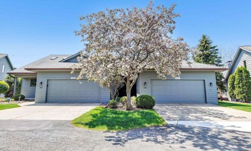 1819 Beethoven Dr, Green Bay, WI 54311-7393