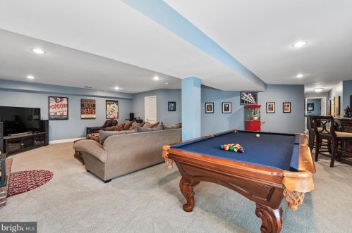 42306 Big Spg Ct, Leesburg VA 20176-6289 exterior