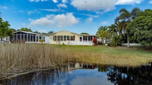 2813 Three Wood Dr, Fort Pierce, FL 34952-3183
