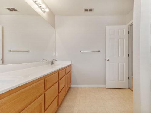 4533 Visions Dr, Turlock CA  95382-8332 exterior