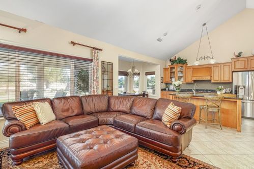 29172 Vallejo Ave, Temecula CA  92592-2302 exterior