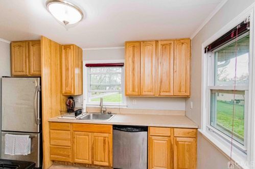 85 Norway Ln Ext, South Plainfield, NJ 07080-2809