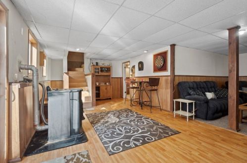 24 Bennett Way, Newmarket NH 03857-2341 exterior