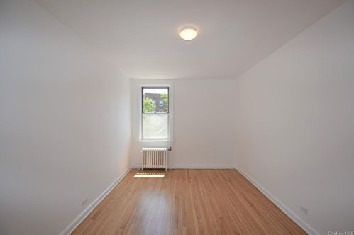 445 Gramatan Ave, Mount Vernon NY  10550-1360 exterior