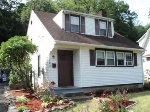 180 Wayne Ave, Airmont, NY 10901-4411