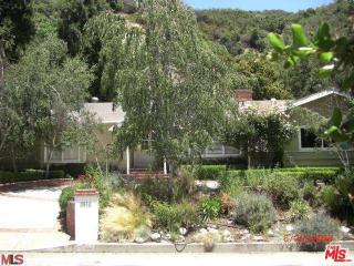 3612 Mandeville Canyon Rd, Los Angeles CA  90049-1024 exterior