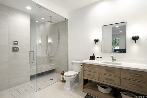 12 Clancy Ln, Rancho Mirage CA  92270-4501 exterior
