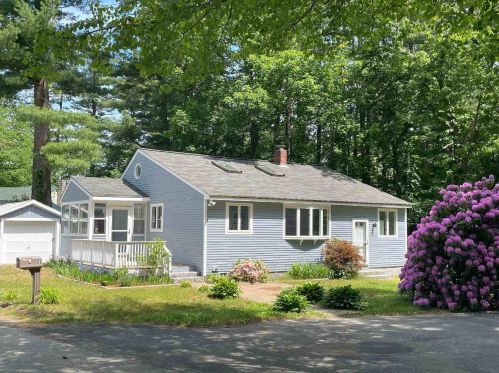 33 Pillsbury Rd, Sandown, NH 03873-2708