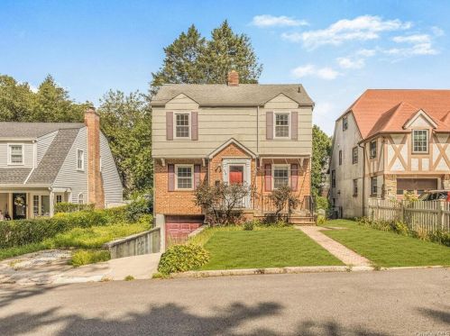 478 Murray St, New Rochelle, NY 10803-2116