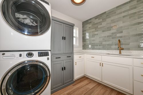 9110 Creekside Cir, Kenosha WI  53158-3245 exterior