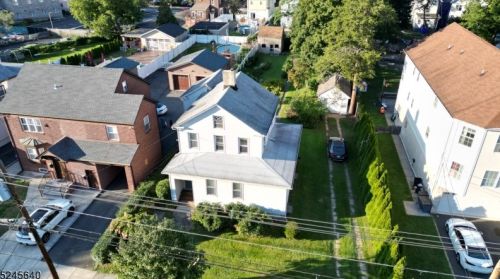 51 Maple St, Bloomfield, NJ 07003-3601
