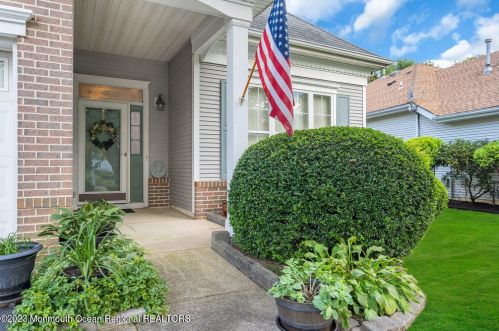 13 Silverspring Dr, Lakewood NJ  08701-7506 exterior