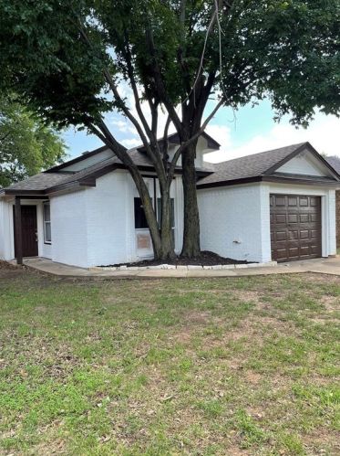 1857 Woodhall Way, Fort Worth, TX 76134-5547