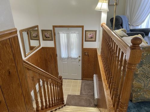 463 Randall Dr, New Castle, PA 16105-5149
