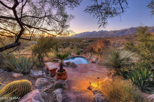 13171 Saddlerock Rd, Tucson, AZ 85749-9296