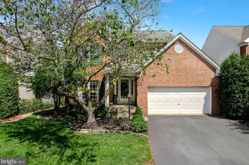 14056 Sterling Point Dr, Gainesville, VA 20155-3804
