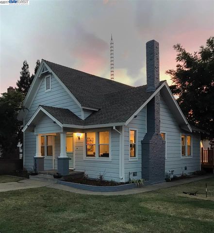 107 Russell St, Winters, CA 95694-1936