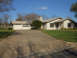 504 Burbank St, Fredericksburg, TX 78624-2610