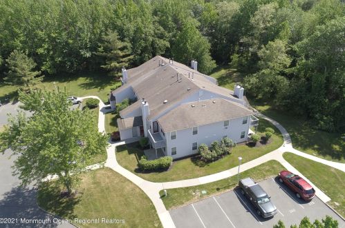 376 Hampton Pl, Morganville, NJ 07751-1733