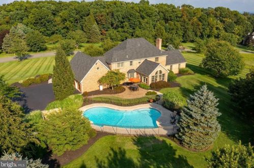 4312 Wyndemere Cir, Schnecksville PA  18078-3529 exterior