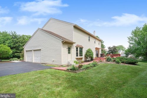 13 Beth Dr, Prospectville PA 19002-1930 exterior