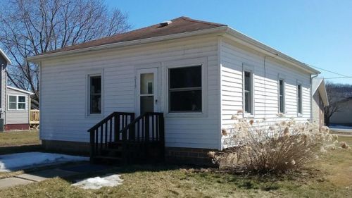 219 Highland St, La Farge, WI 54639-8745