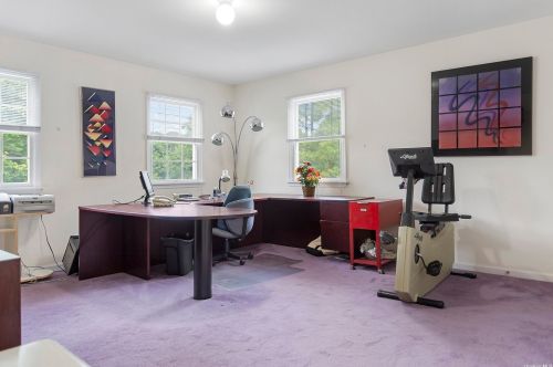 5 Daisy Ct, Northport NY  11768-2267 exterior