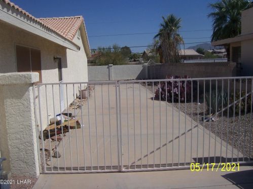 3095 Saratoga Ave, Lake Havasu City, AZ 86406-6121