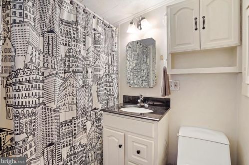 337 Kindt Cor Rd, Dauberville PA  19533-8624 exterior