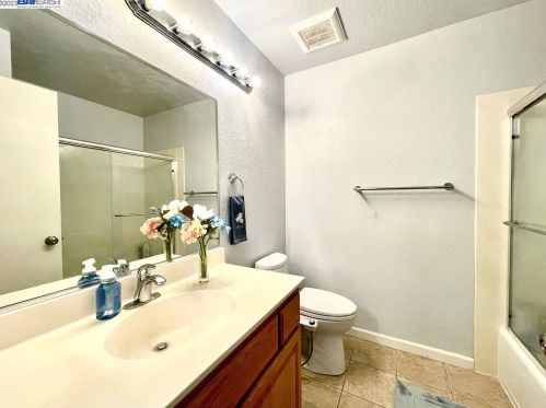 74 Ravenswood Ct, Oakley CA  94561-3062 exterior