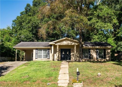109 Vanderbilt Dr, Mobile, AL 36608-3027