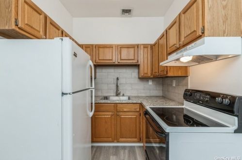 26 Westbury Ave, Hicksville NY  11803-3414 exterior