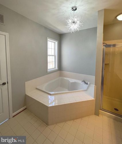 14506 Kylewood Way, Gainesville VA  20155-6233 exterior