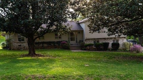 921 Camellia Dr, Columbia, TN 38401-4640