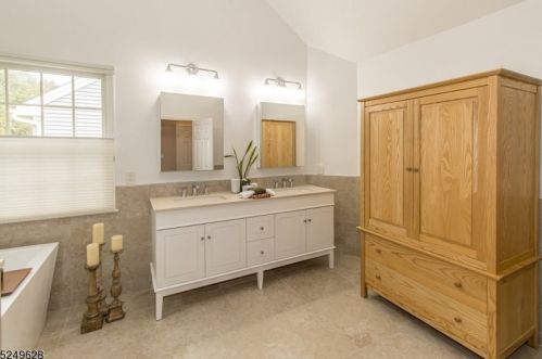 11 Autumn Dr, Scotch Plains NJ  07076-2431 exterior