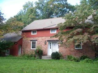 11 Doris Dr, Schenectady, NY 12302-2707