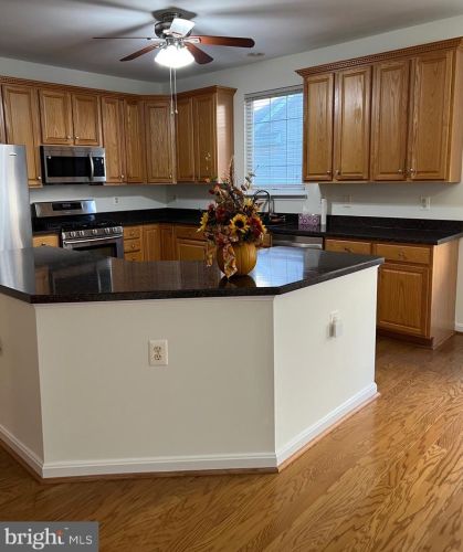 12823 Arnot Ln, Bristow, VA 20136-2531